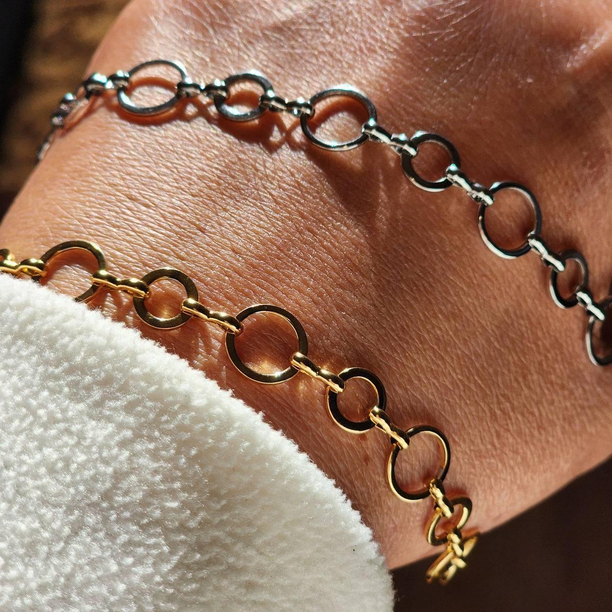 Three Loop Chain Retro Loop Chain by the foot – trescarmela